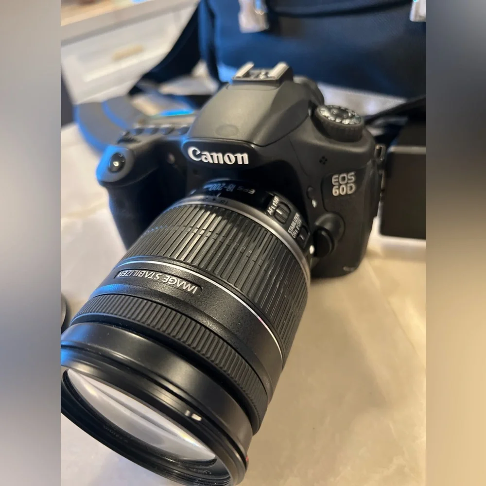 Cannon EOS 60D with EFS 18-20mm lense.